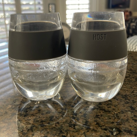 2 HOST Wine Freeze Cooling Cup Plastic Double Wall Insulated Freezable Drink Cup - Picture 1 of 4